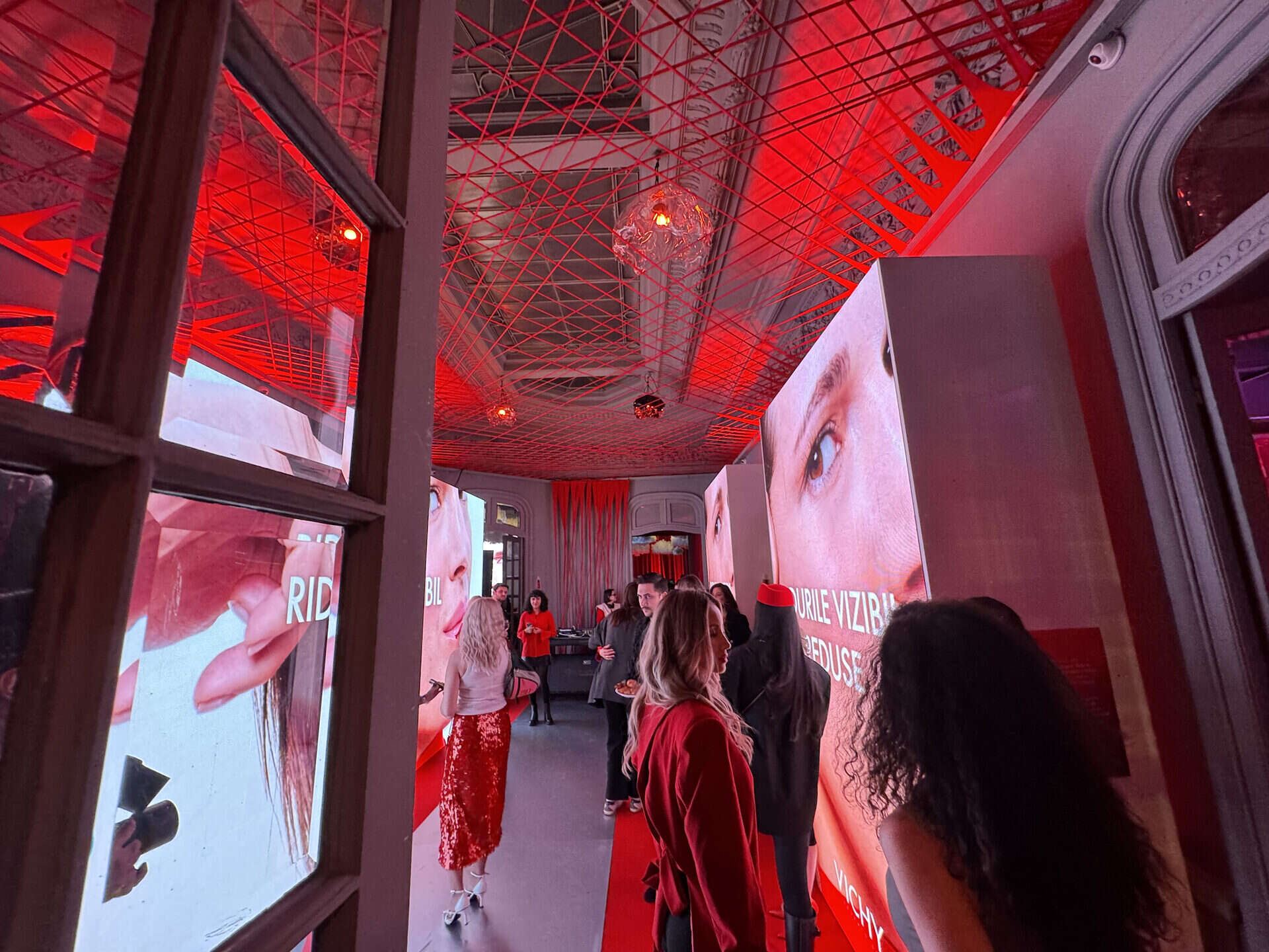 Vichy Collagen House exhibition interior